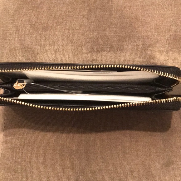 Michael Kors Wallet - Picture 5 of 6